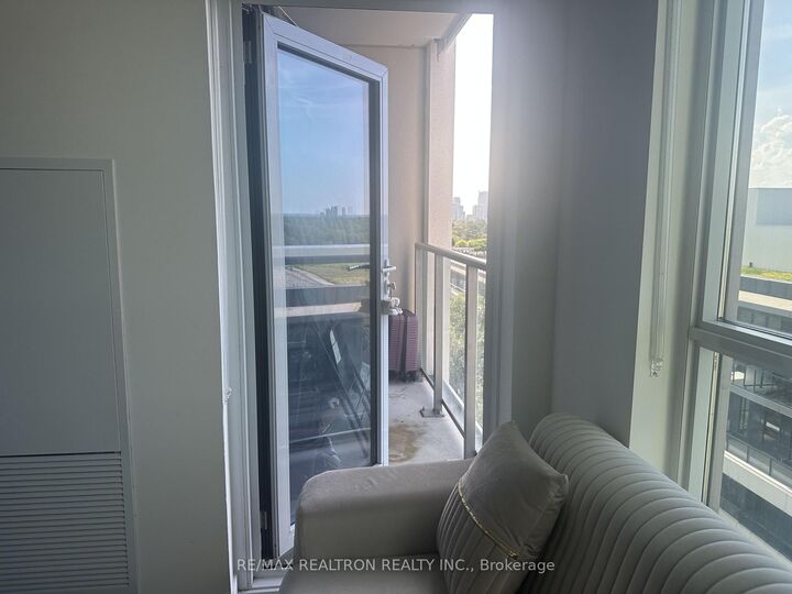 Property Photo:  2 Teagarden Court 902  ON M2N 0L6 