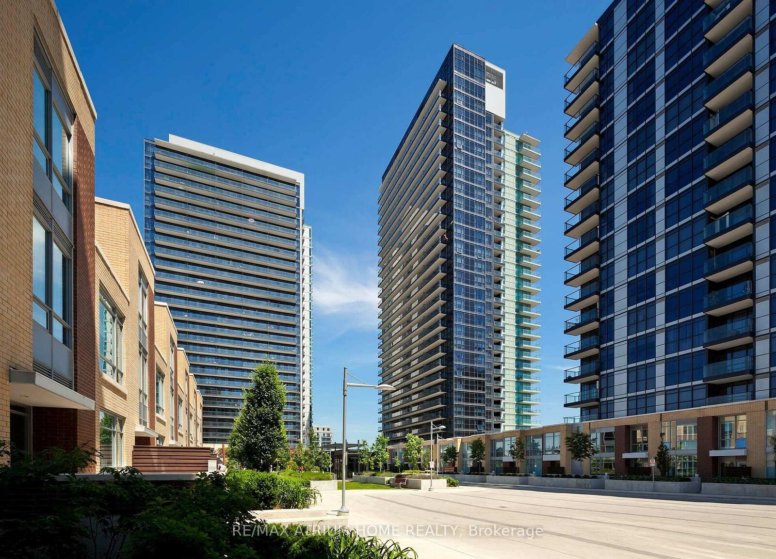 Property Photo:  29 Singer Court 1502  ON M2K 0B3 