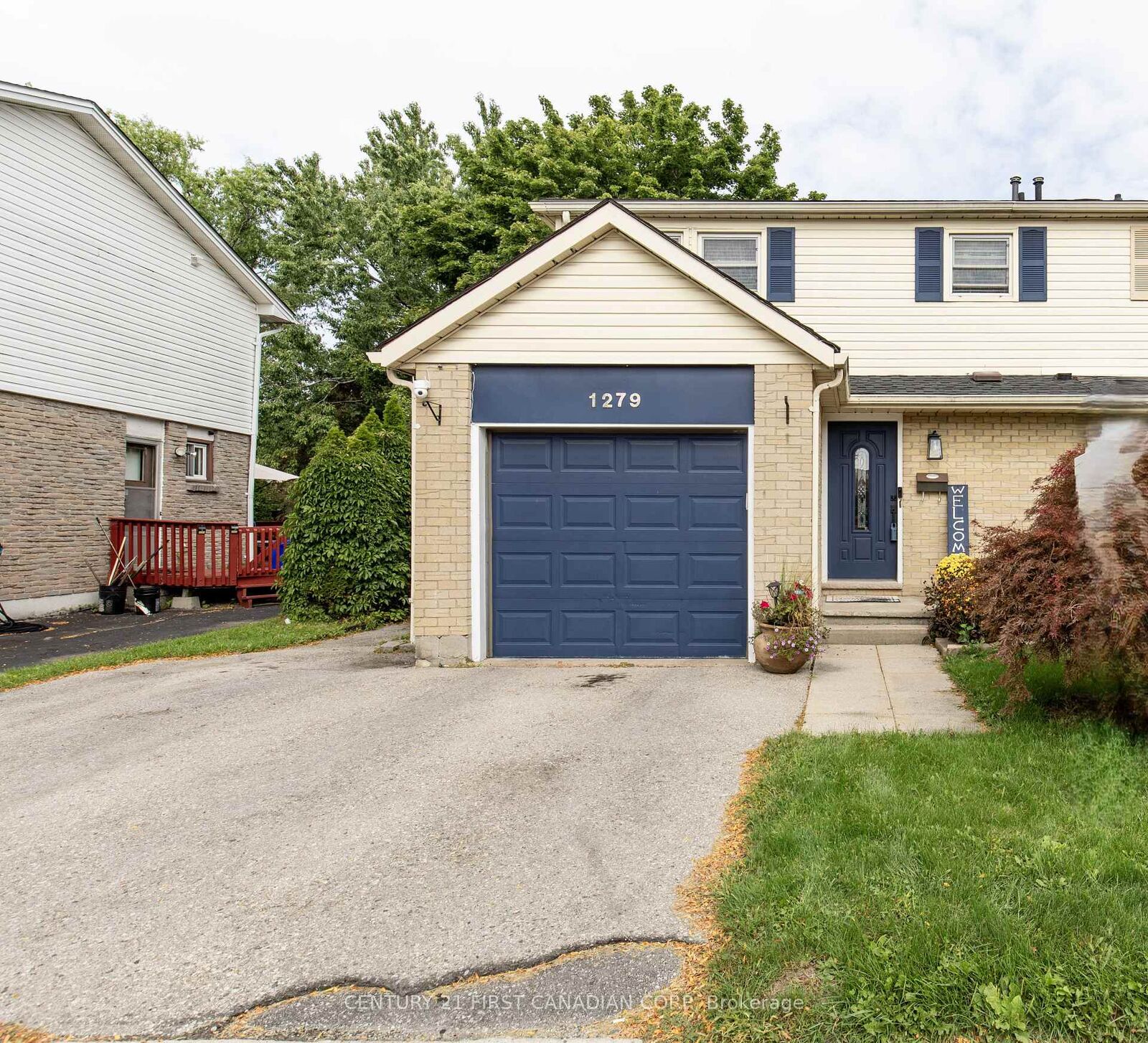 Property Photo:  1279 Jalna Boulevard  ON N6E 2G3 