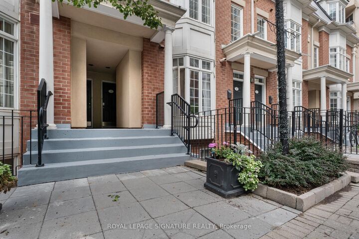 Property Photo:  11 Niagara Street 8  ON M5V 3N9 
