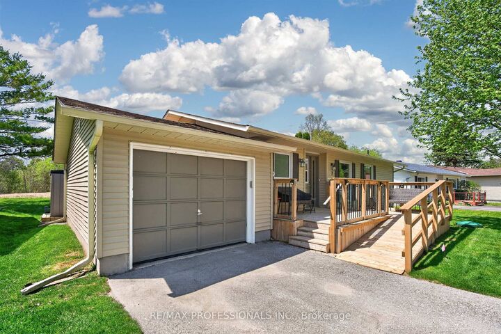 Property Photo:  7 Tamarack Court  ON L0G 1W0 