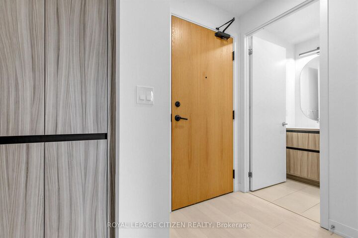 Property Photo: 7950 Bathurst Street B-0103 ON L4J 0L4