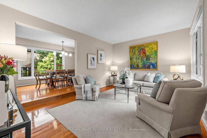 Property Photo:  21 Esther Crescent  ON L4J 3J8 