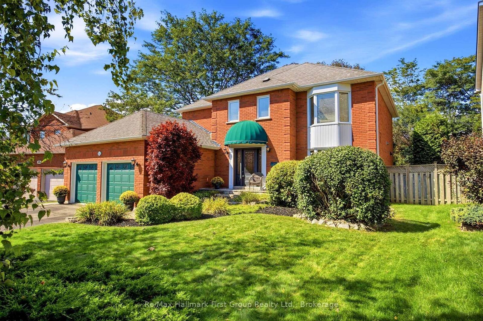 Property Photo:  41 Bancroft Crescent  ON L1R 2J4 