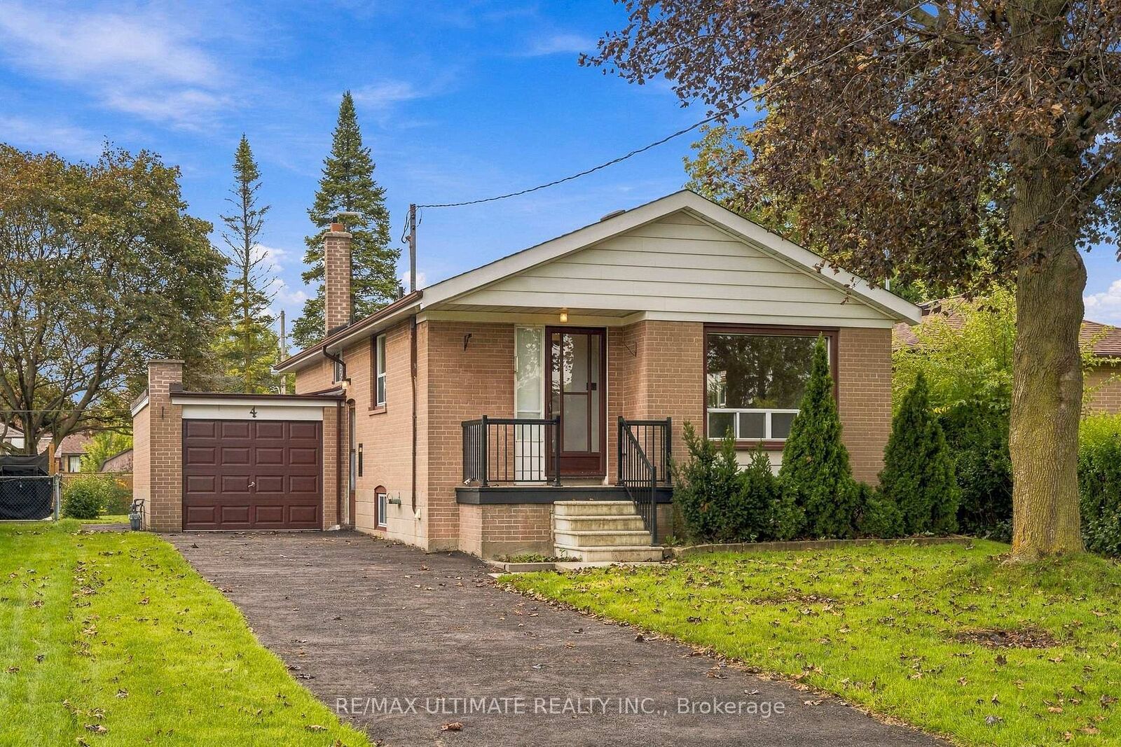 Property Photo:  4 Moray Place  ON M1R 2E2 