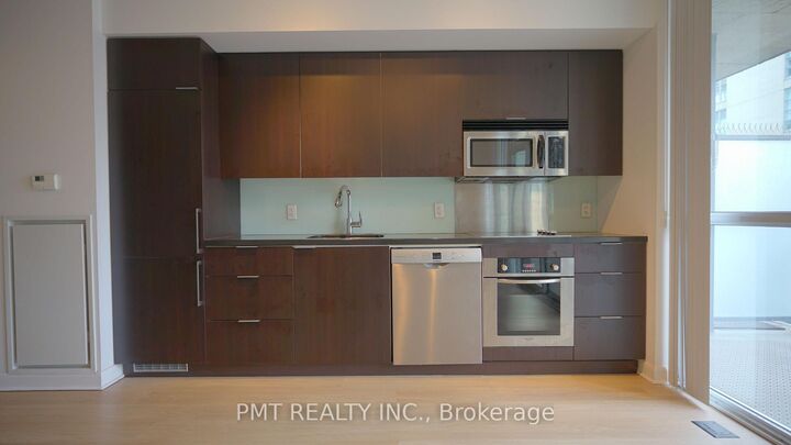 Property Photo:  478 King Street W 605  ON M5V 0A8 