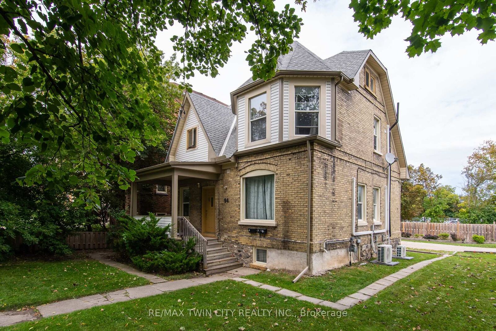 Property Photo:  94 Margaret Avenue  ON N2H 4H6 