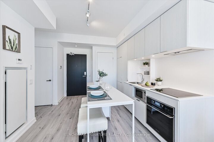 Property Photo:  77 Shuter Street 2811  ON M5B 0B8 