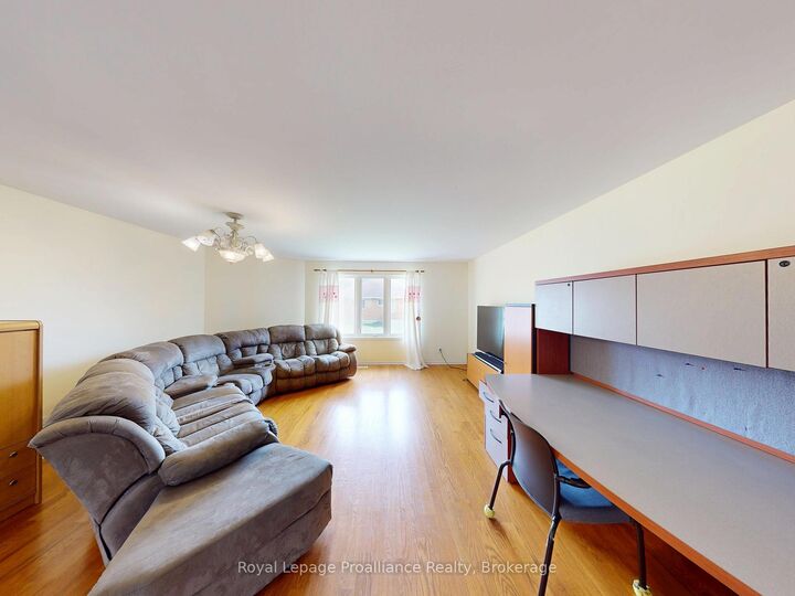 Property Photo:  17 Sumac Terrace  ON K8N 5X4 