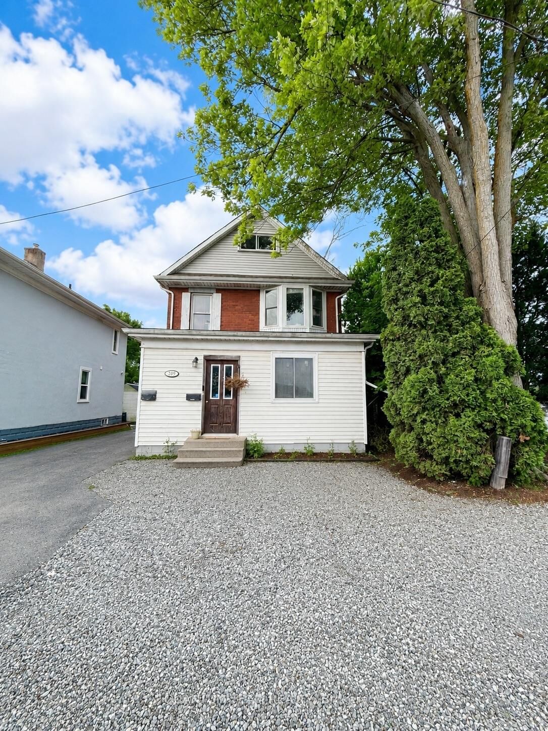 Property Photo:  209 West Main Street  ON L3C 5A4 