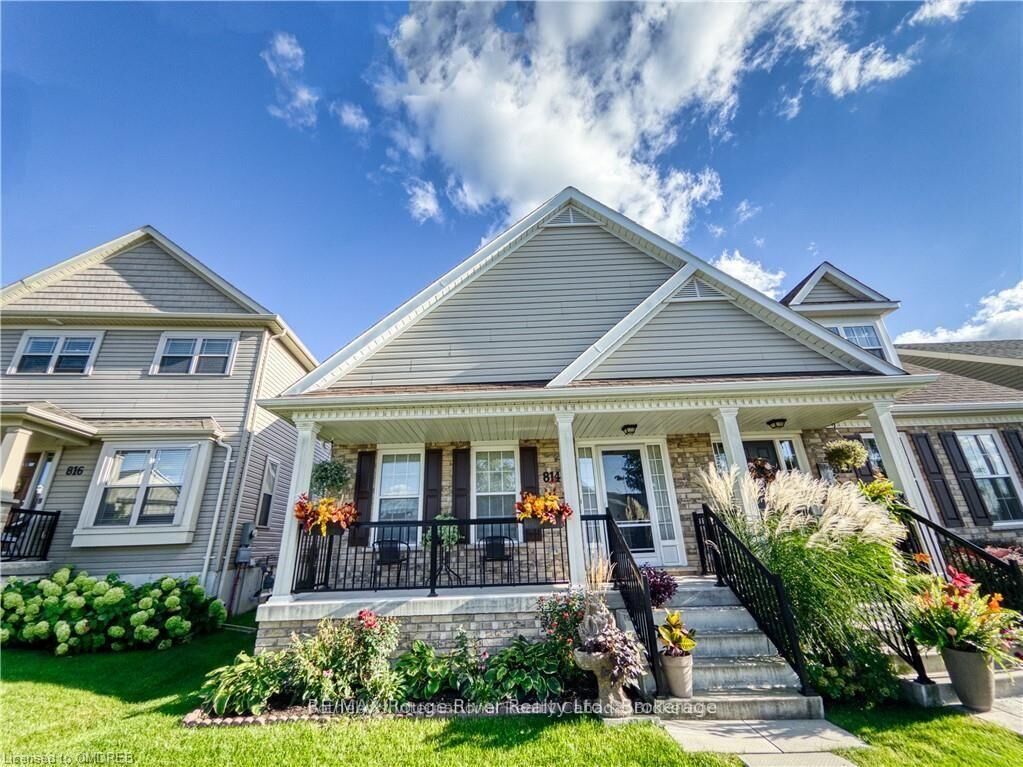 Property Photo:  814 Broadway Boulevard  ON L3C 5M8 
