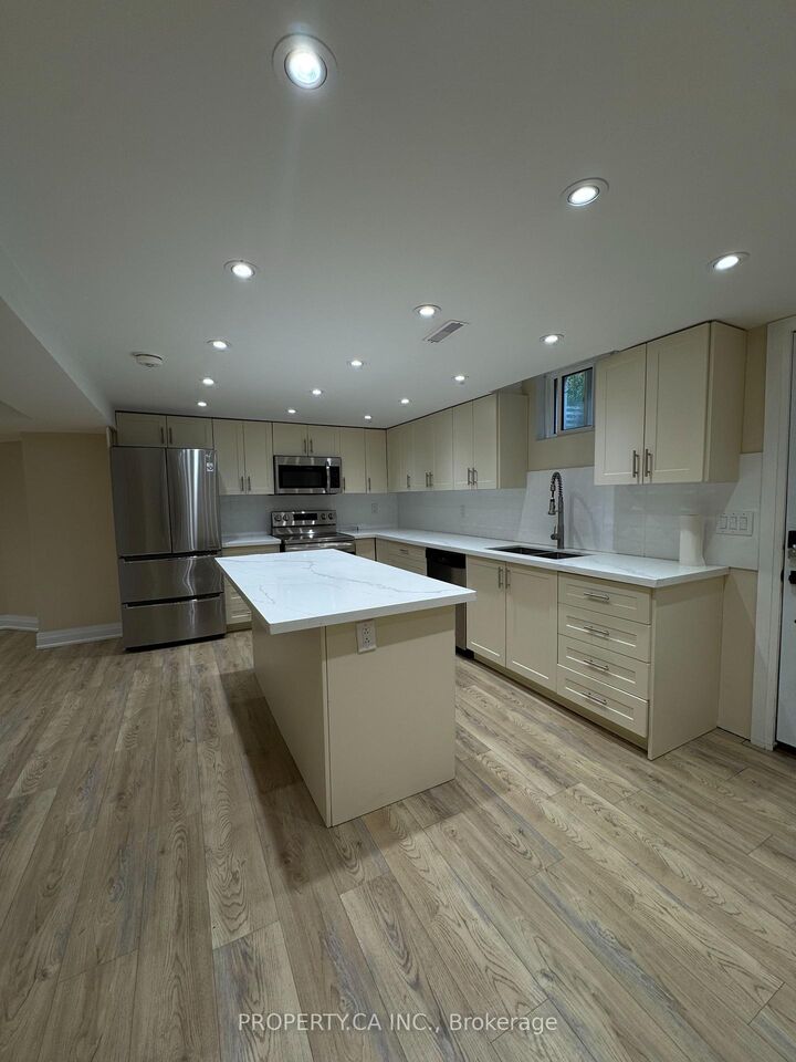 Property Photo:  746 Leslie Valley Drive Lower  ON L3Y 7J3 