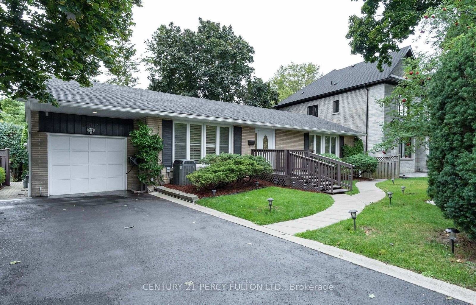 Property Photo:  380 Tareyton Road #Main  ON L4C 3X7 