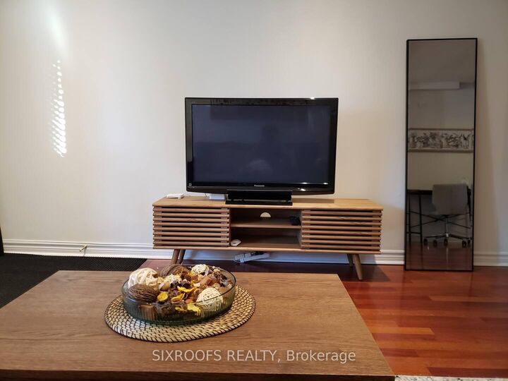 Property Photo:  29 Dunkirk Road  ON M4C 2M1 