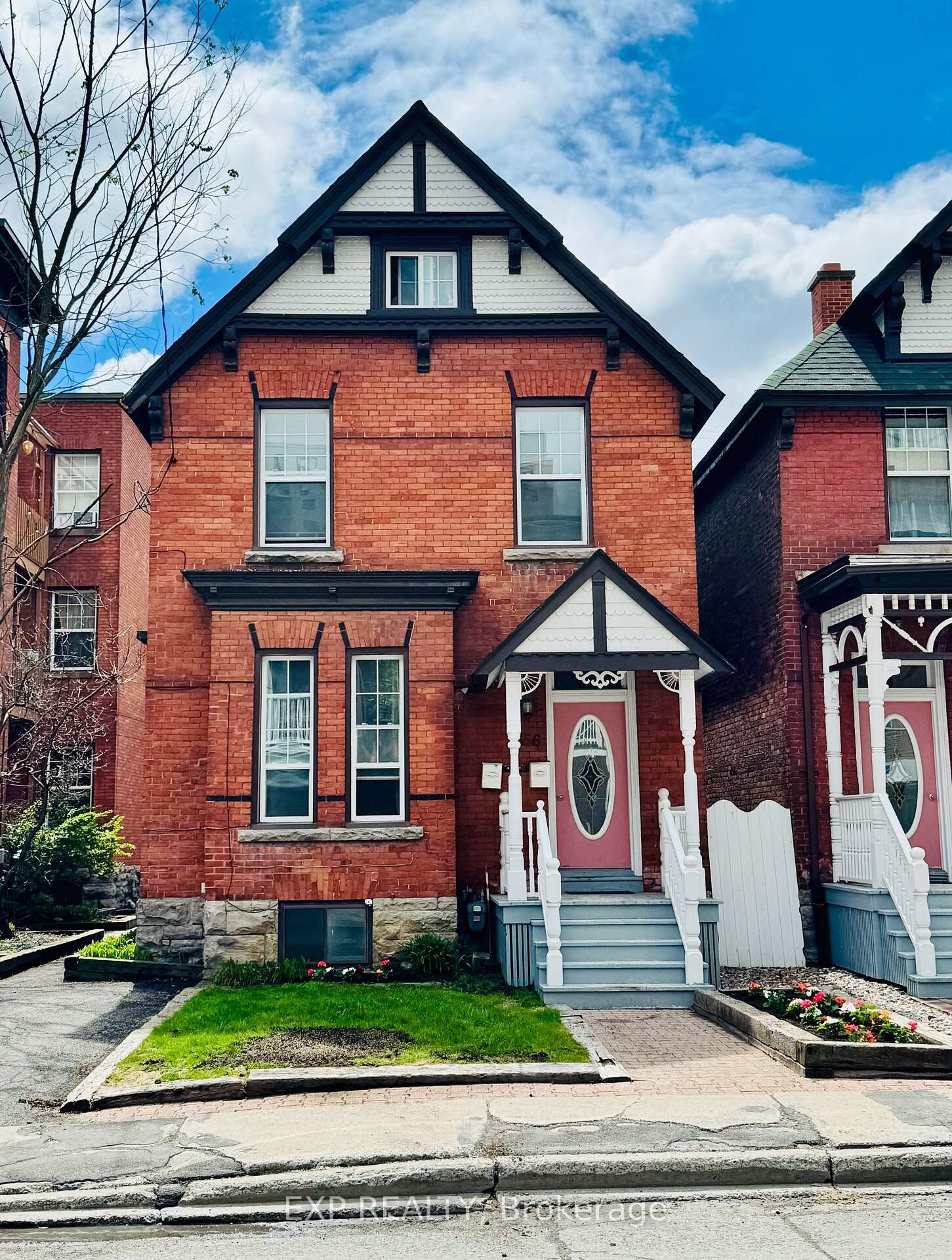 Property Photo:  356 Gilmour Street  ON K2P 0R3 