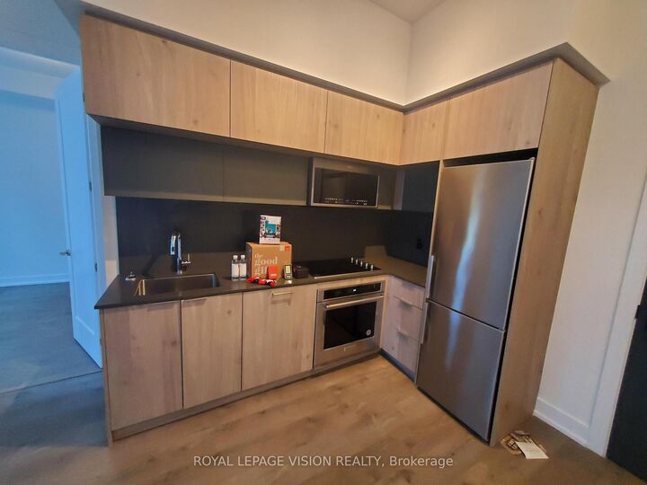 Property Photo:  25 Adra Grado Way 555  ON M2J 0H6 