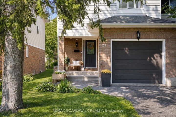 Property Photo:  27 Woodpark Way  ON K2J 4C6 