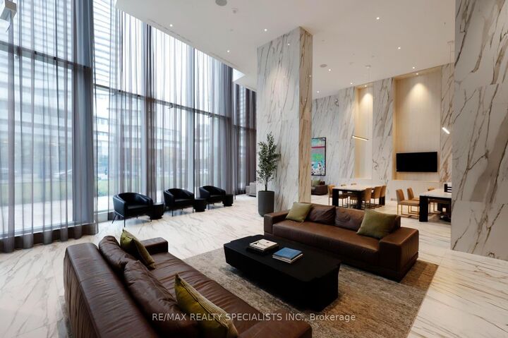Property Photo:  448 Burnhamthorpe Road W 4604  ON L5B 0R4 