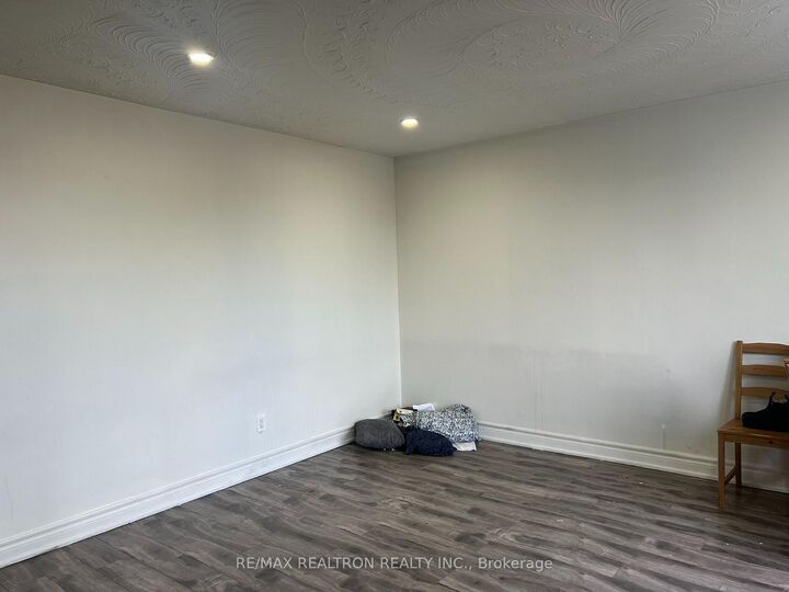 Property Photo:  30 East Haven Drive Unit 1  ON M1N 1M2 