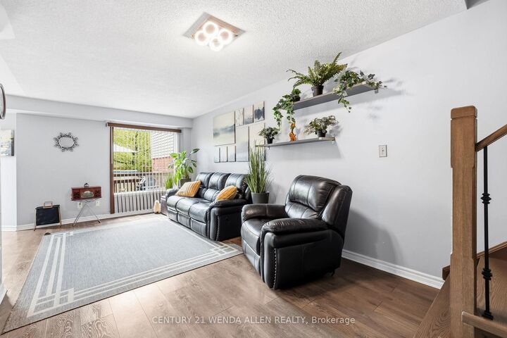 Property Photo:  5 Jays Drive  ON L1R 2P5 