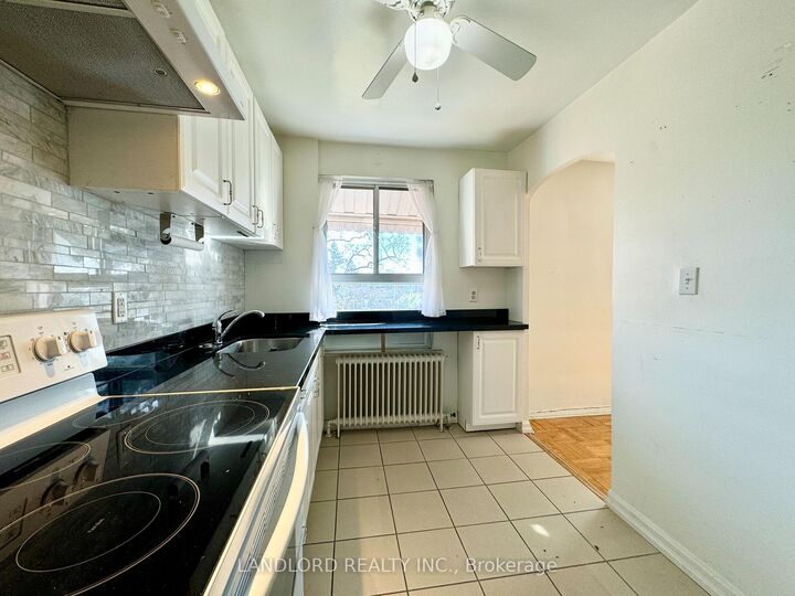 Property Photo:  2696 Lake Shore Boulevard W 11  ON M8V 1G8 