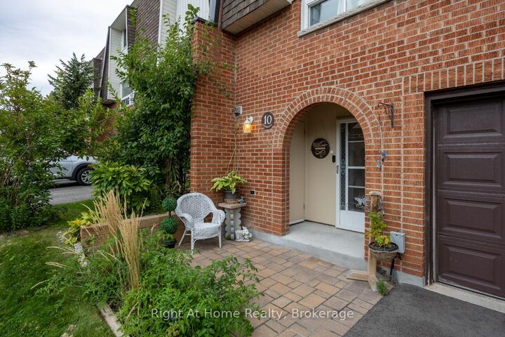 Property Photo:  10 Newing Court  ON L1S 2T6 