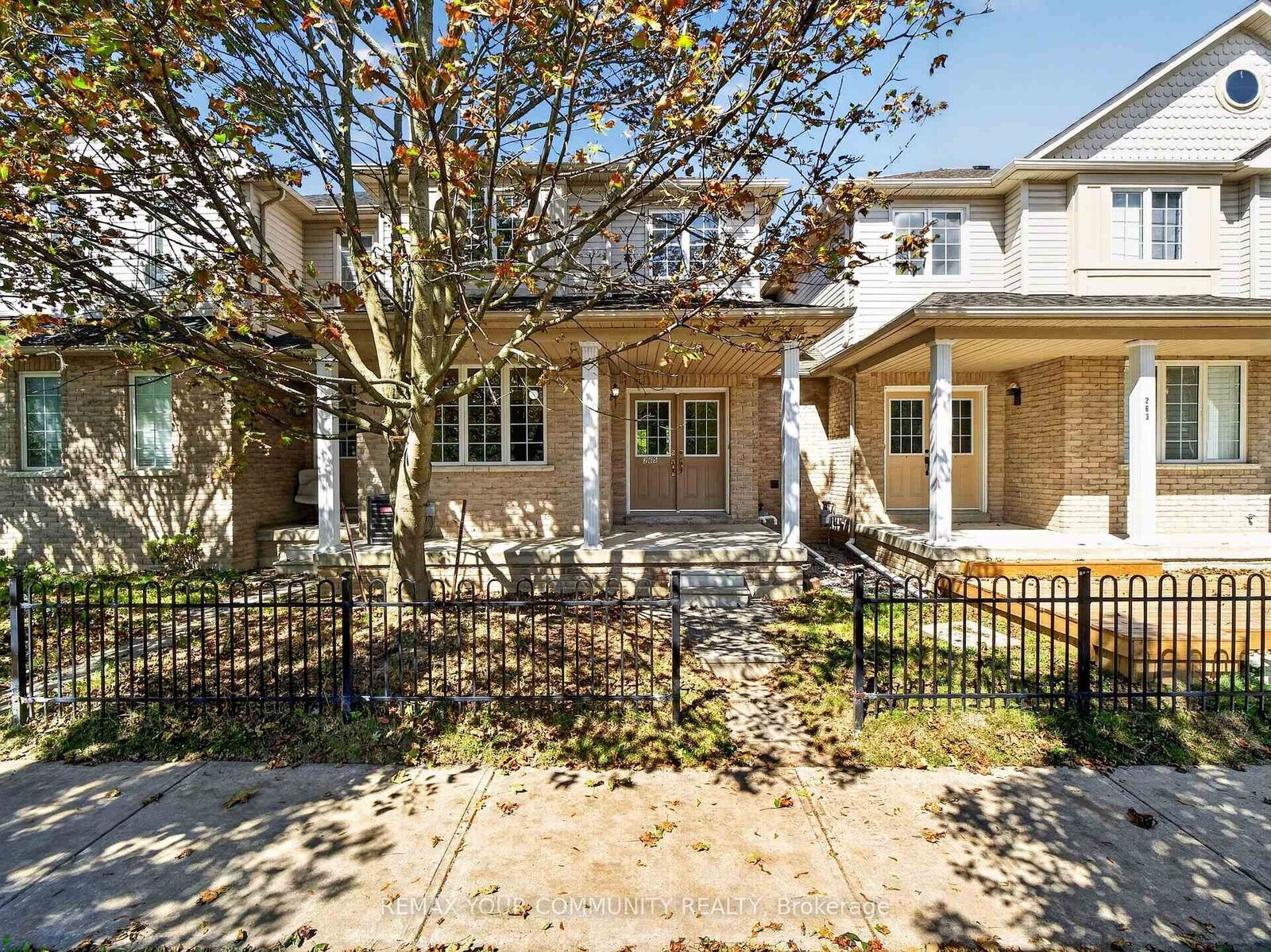 Property Photo:  265 Sprucewood Crescent  ON L1C 0G6 