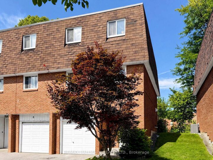 Property Photo:  144 Henderson Avenue 7  ON L3T 2L5 