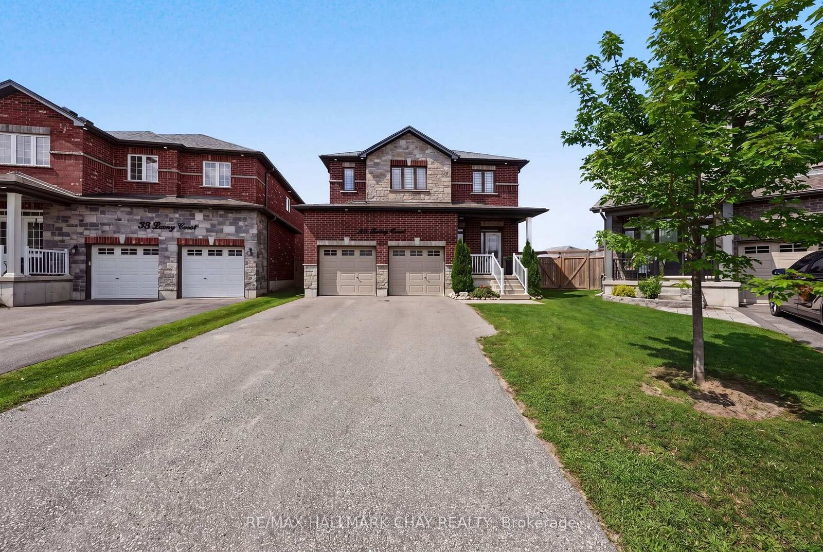 Property Photo:  36 Lowry Court  ON L4N 7N3 