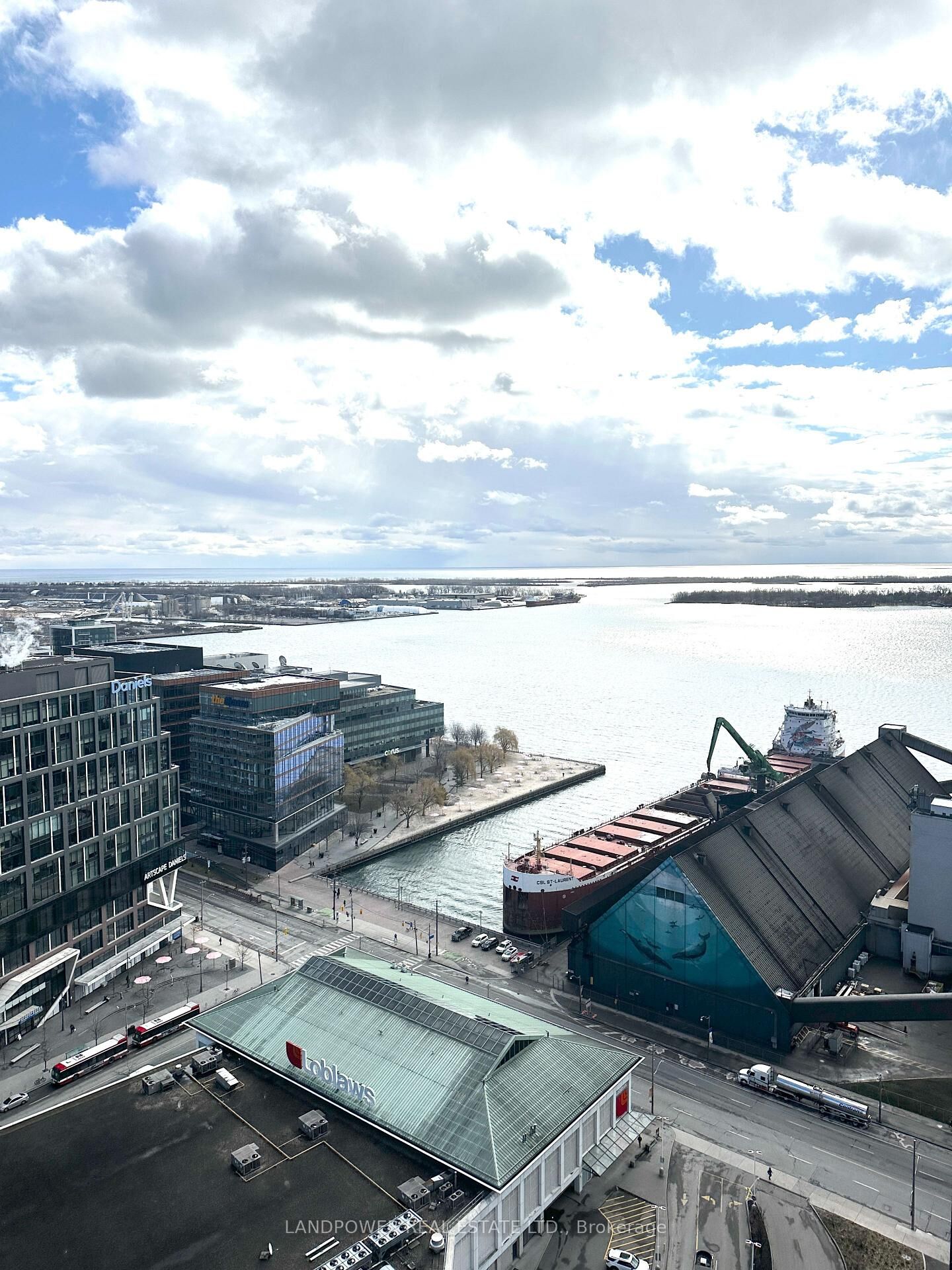Property Photo:  138 Downes Street 3010  ON M5E 0E4 