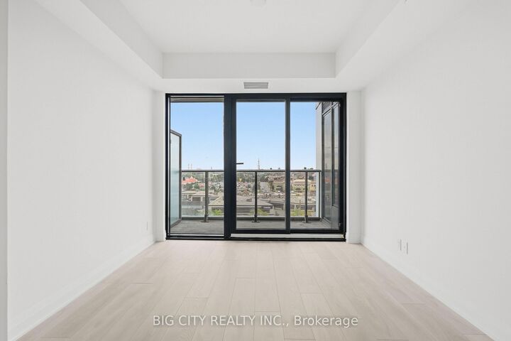 Property Photo:  25 Frederick Todd Way 701  ON M4G 0E8 