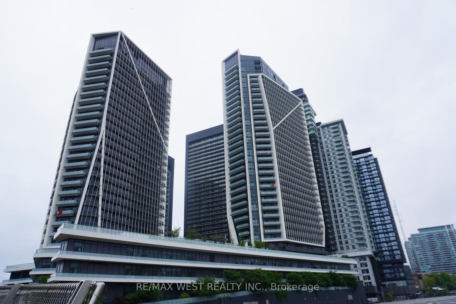 Property Photo:  50 Ordnance Street 1411  ON M6K 1A2 