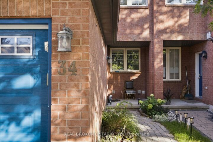 Property Photo:  34 Scout Street  ON K2C 4B9 
