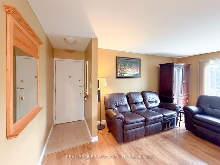 Property Photo:  140 George Street W 12  ON K0G 1J0 