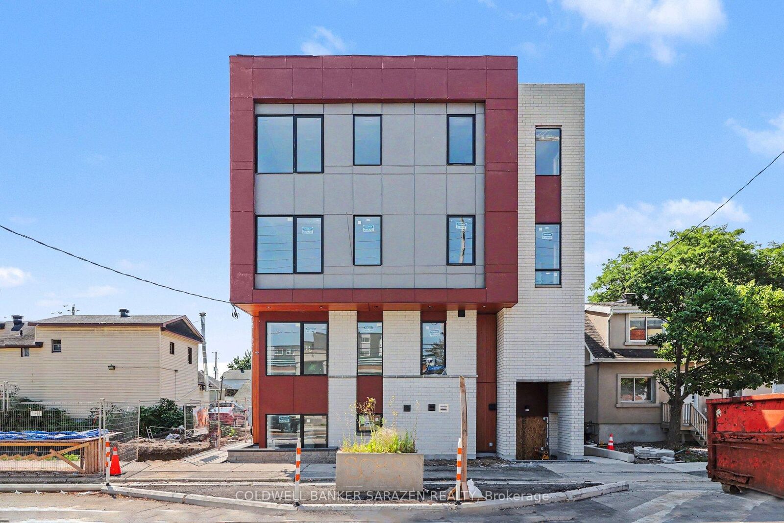 Property Photo:  42 McArthur Avenue 202  ON K1L 6R2 