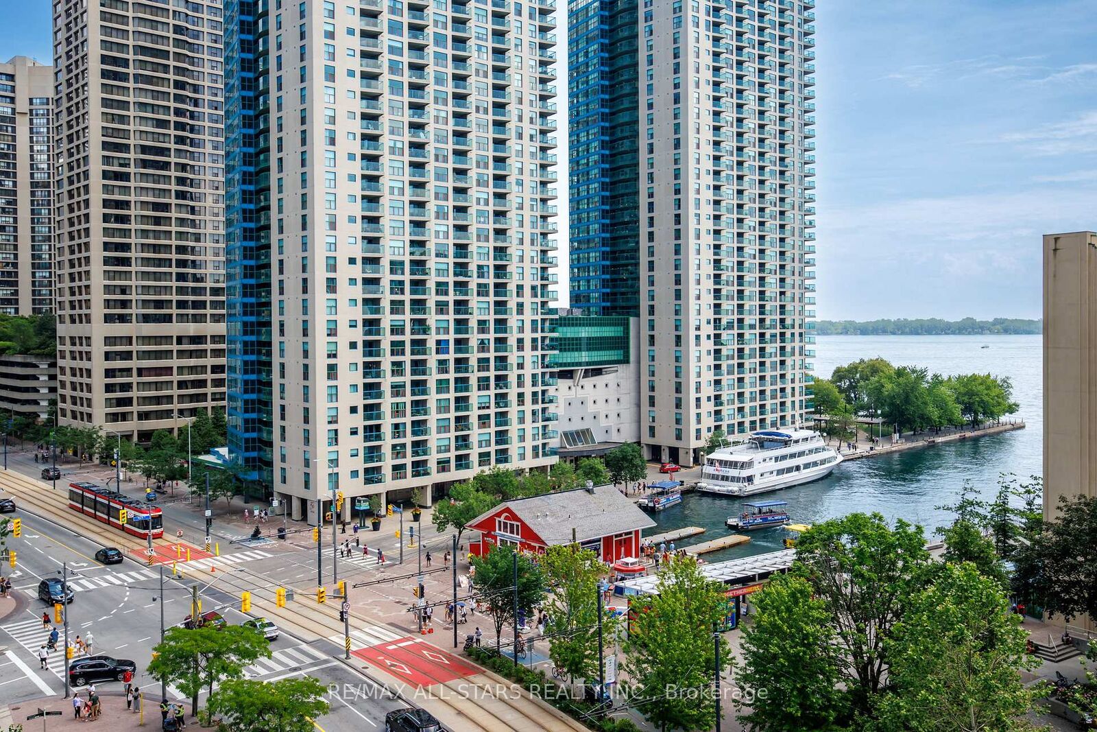 Property Photo:  208 Queens Quay W 804  ON M5J 2Y5 