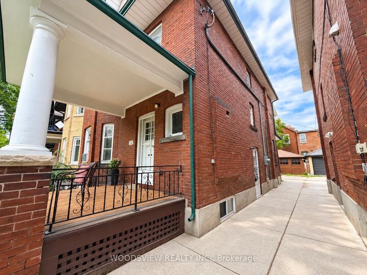 Property Photo:  152 Medland Street Lower  ON M6P 2N5 