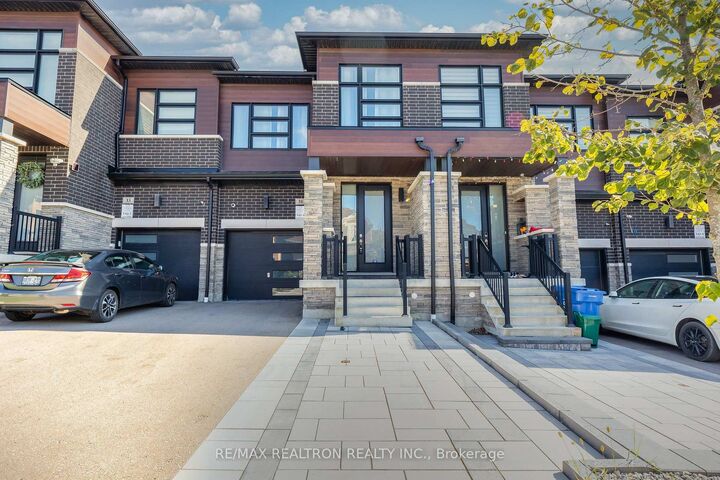 Property Photo:  31 Fallharvest Way  ON L4A 4V8 
