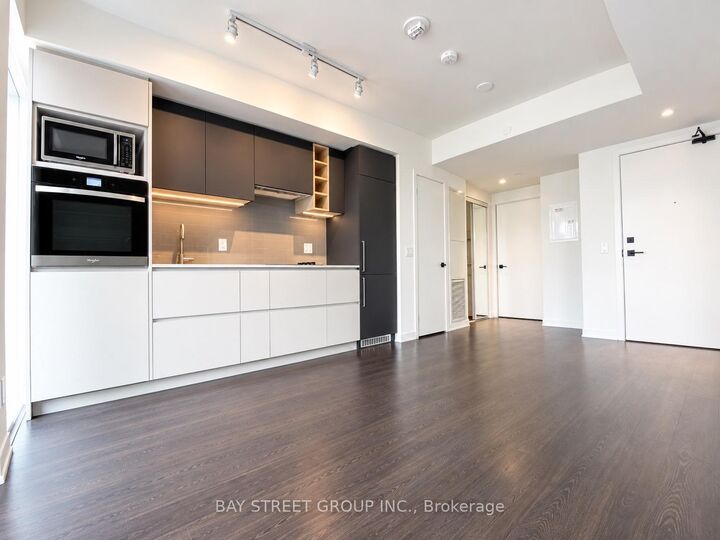 Property Photo:  319 Jarvis Street 2003  ON M5B 0C8 