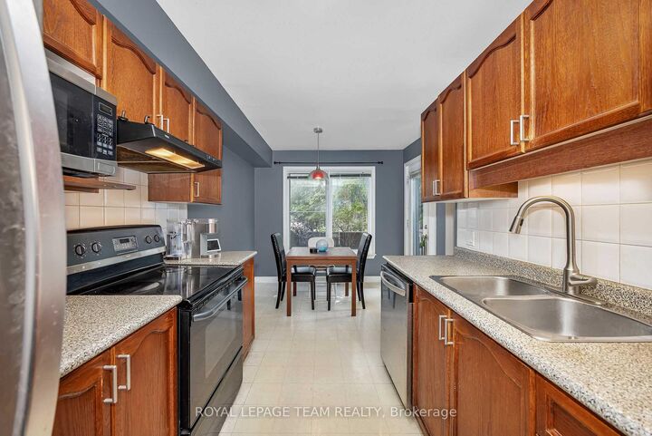 Property Photo:  96 Redpath Drive  ON K2G 6E3 