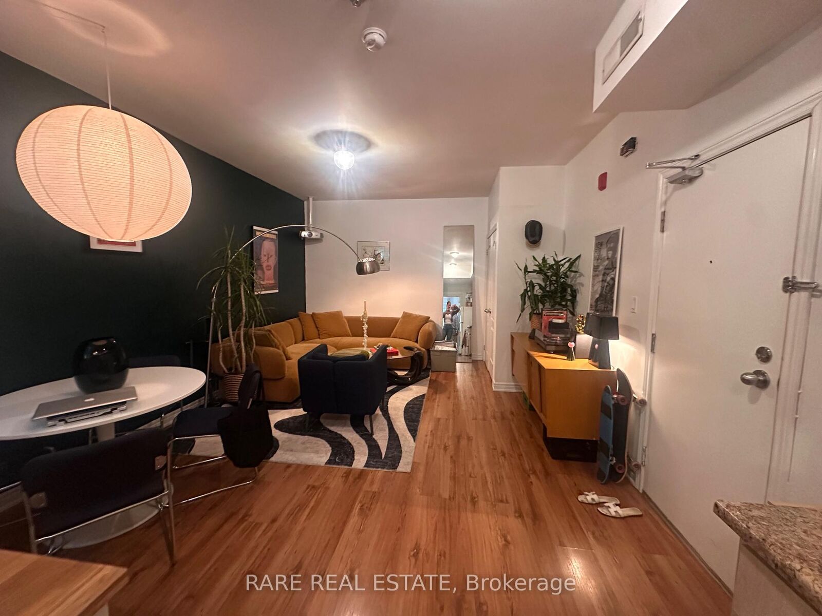 Property Photo:  198 Augusta Avenue 3  ON M5T 2L6 