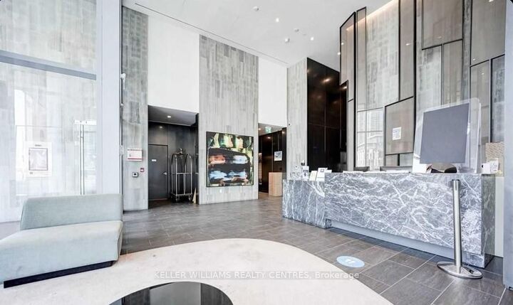 Property Photo:  27 Bathurst Street 712  ON M5V 0R1 