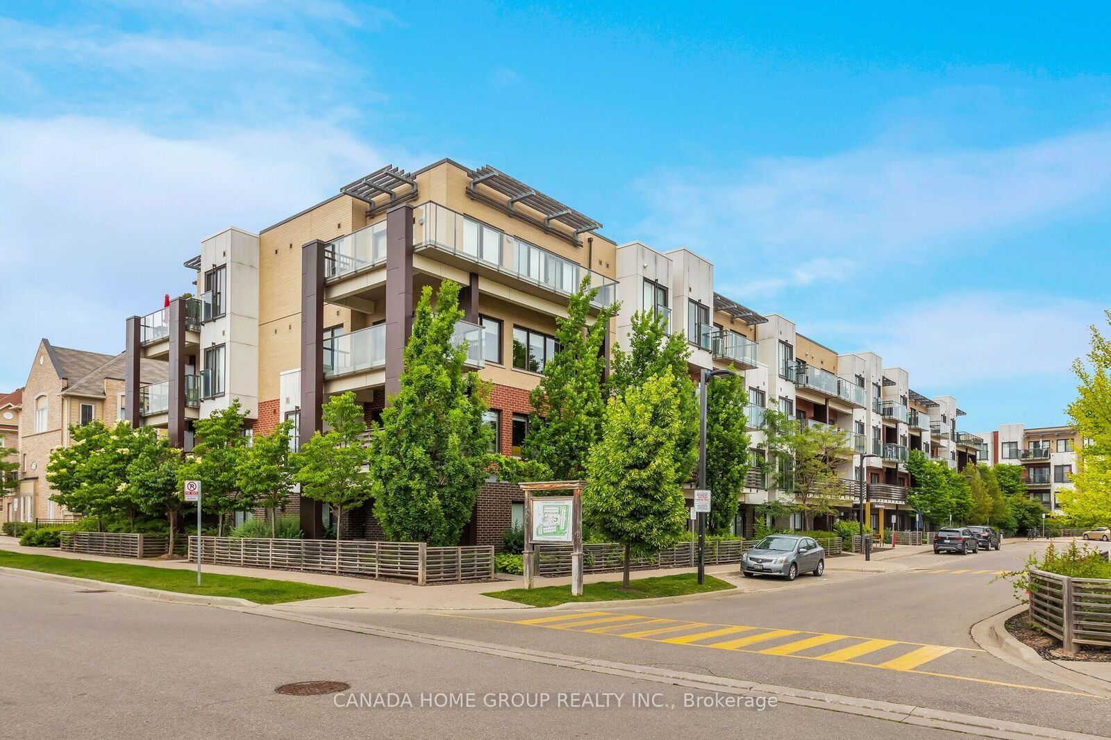 Property Photo:  5035 Harvard Road 312  ON L5M 0W7 