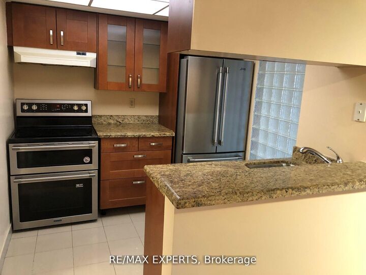 Property Photo: 1001 Bay Street 2116 ON M5S 3A6