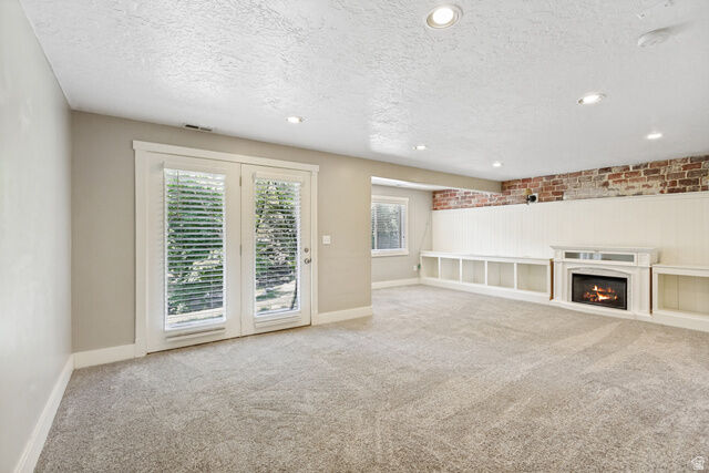 Property Photo: 1137 E Holmes Creek Ln UT 84041