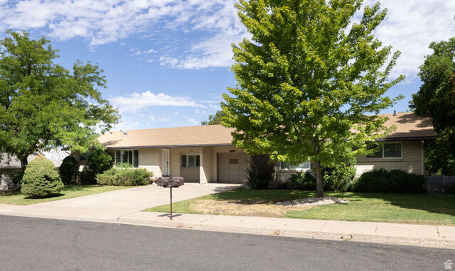 Property Photo: 270 E 5100 S UT 84405