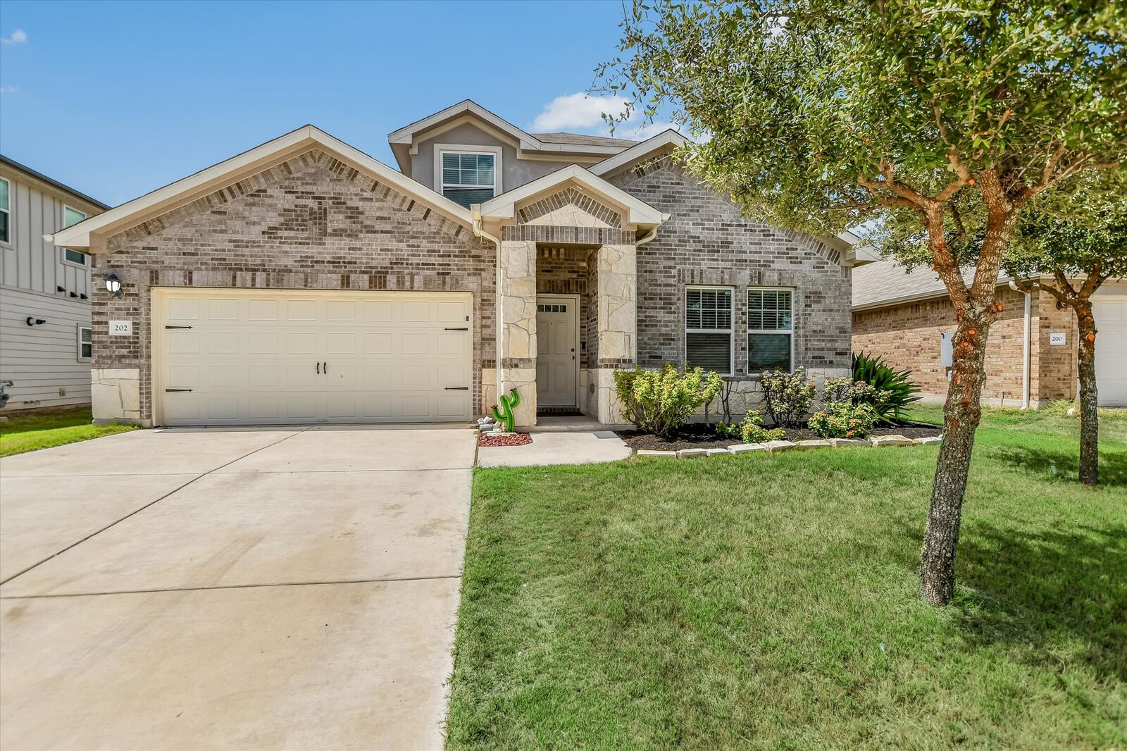 Property Photo:  202 Grasslands Trail  TX 78634 