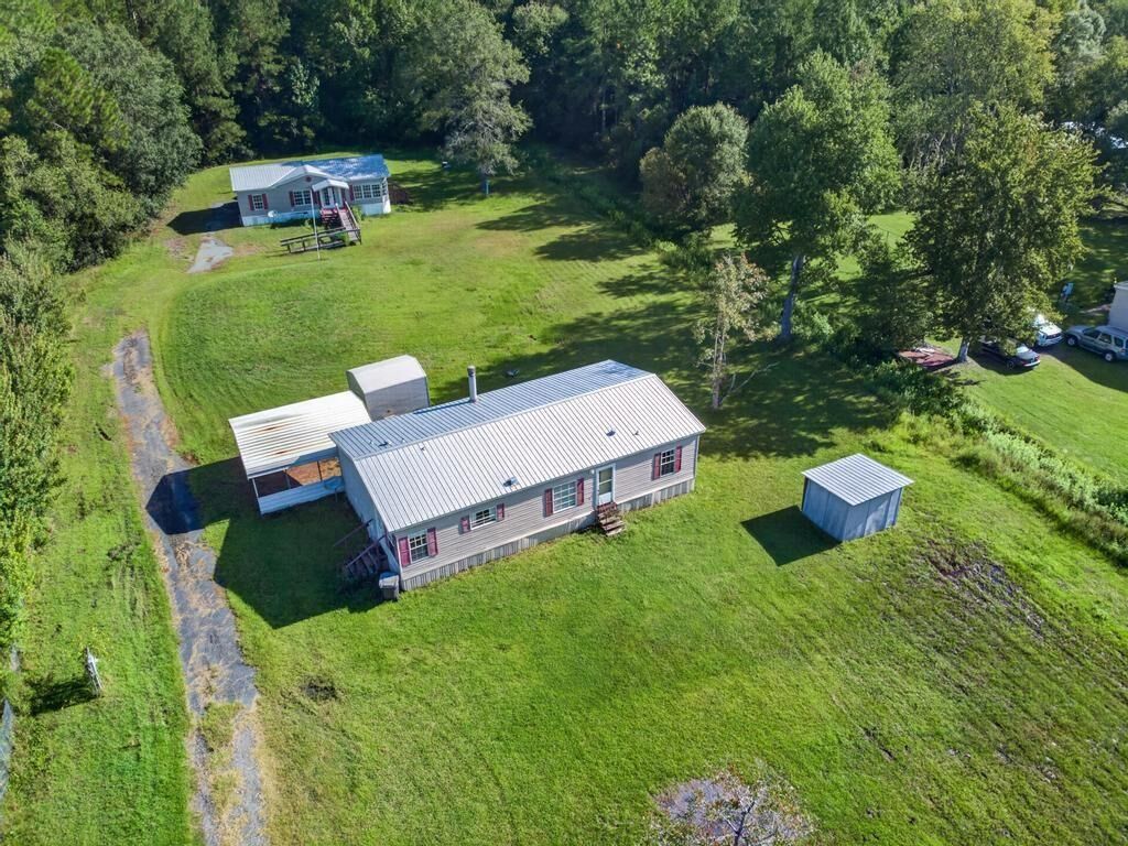 Property Photo: 44326 Woodland Circle FL 32011