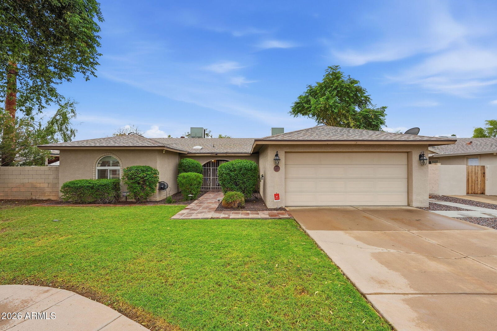 Property Photo:  2533 W Laguna Azul Avenue  AZ 85202 
