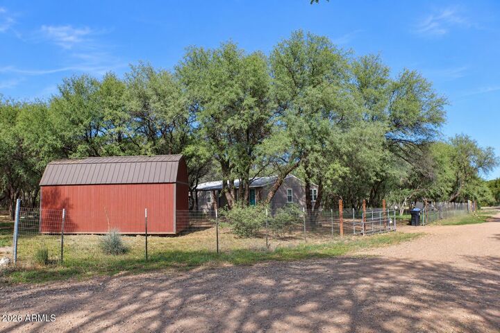 Property Photo:  6310 S Desert Dawn Road  AZ 86322 